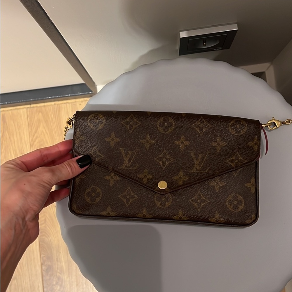 Louis Vuitton Felicie Pochette Chain Wallet Crossbody Brown Monogram.